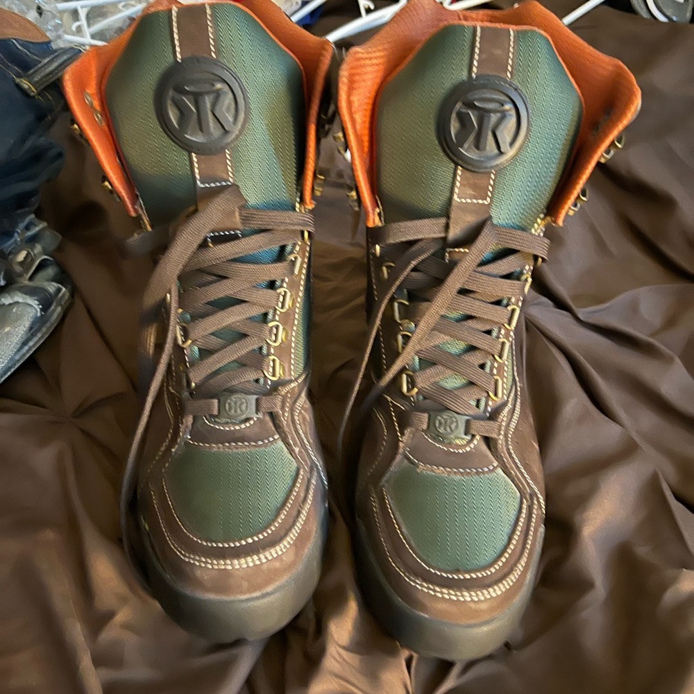 Sumikko Boots